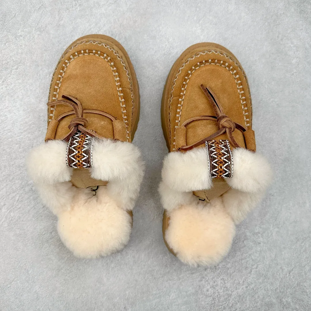 Pick up locally 💰520 UGG 8260 Alpine half-mug autumn and winter sheep fur integrated snow boots. All shoes are made of ZP. Longfeng A-grade Australian imported sheep fur integrated brand OEM production line. Fully follow the ZP process. OEM original pattern maker. Adhering to the principle of no original shoes and no development selection. Pay attention to every detail. The most authentic version on the market. TREADLITE "Light Wing" technology outsole. Lightweight/durable/flexible/pile size: 35 36 37 38 39 40 Coding: by2936070